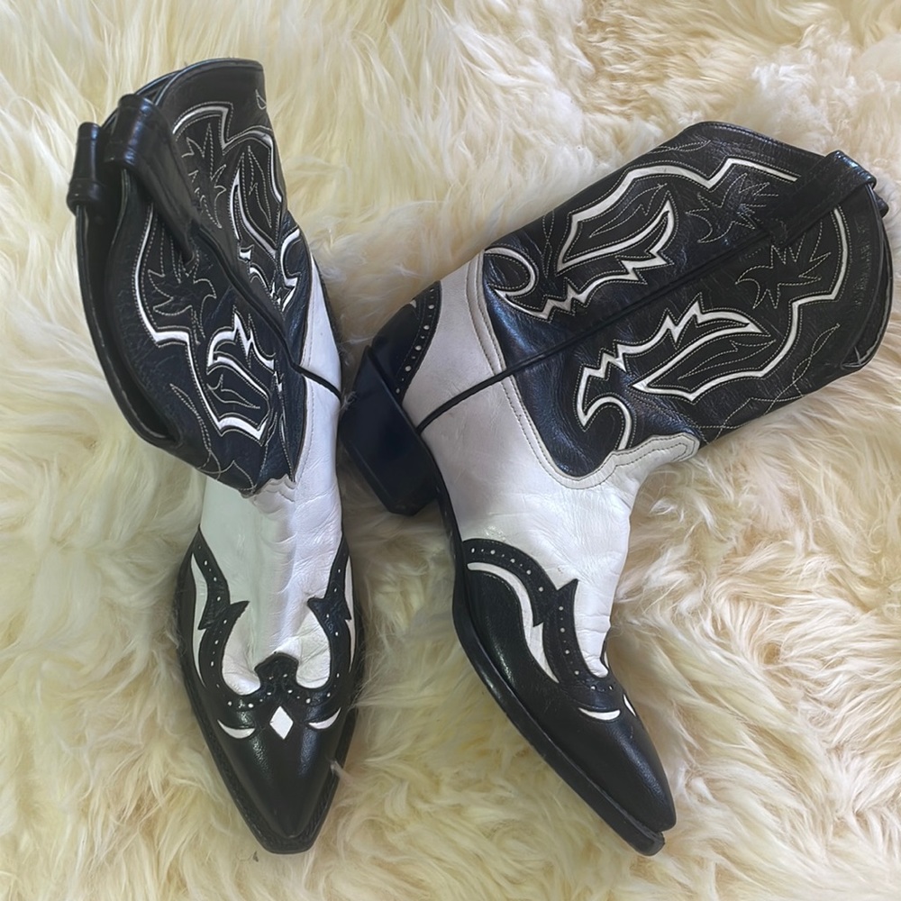 Size 7 all leather black and white cowboy boots